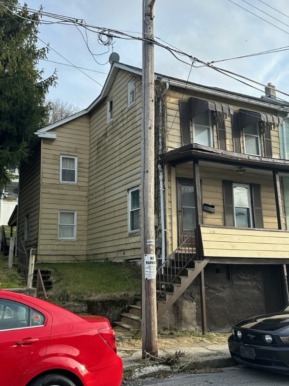 318 W Abbott St, Lansford, PA 18232