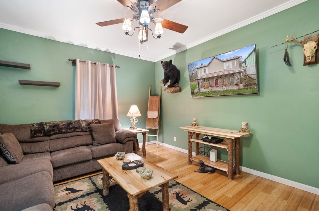 904 Unity St, Latrobe PA  15650-5327 exterior