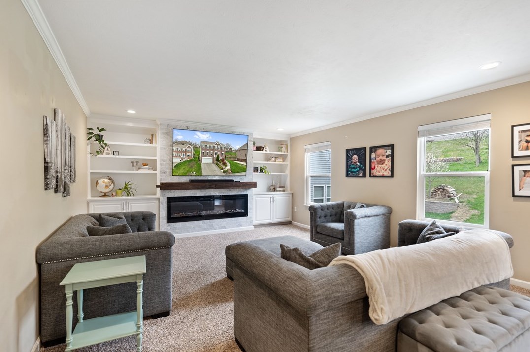 5 Puskar Ln, Canonsburg PA  15317-1998 exterior