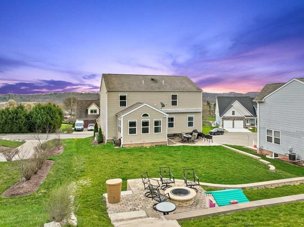 5 Puskar Ln, Canonsburg, PA 15317