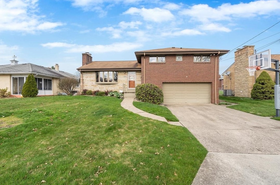 247 Mary Dr, New Kensington, PA 15068
