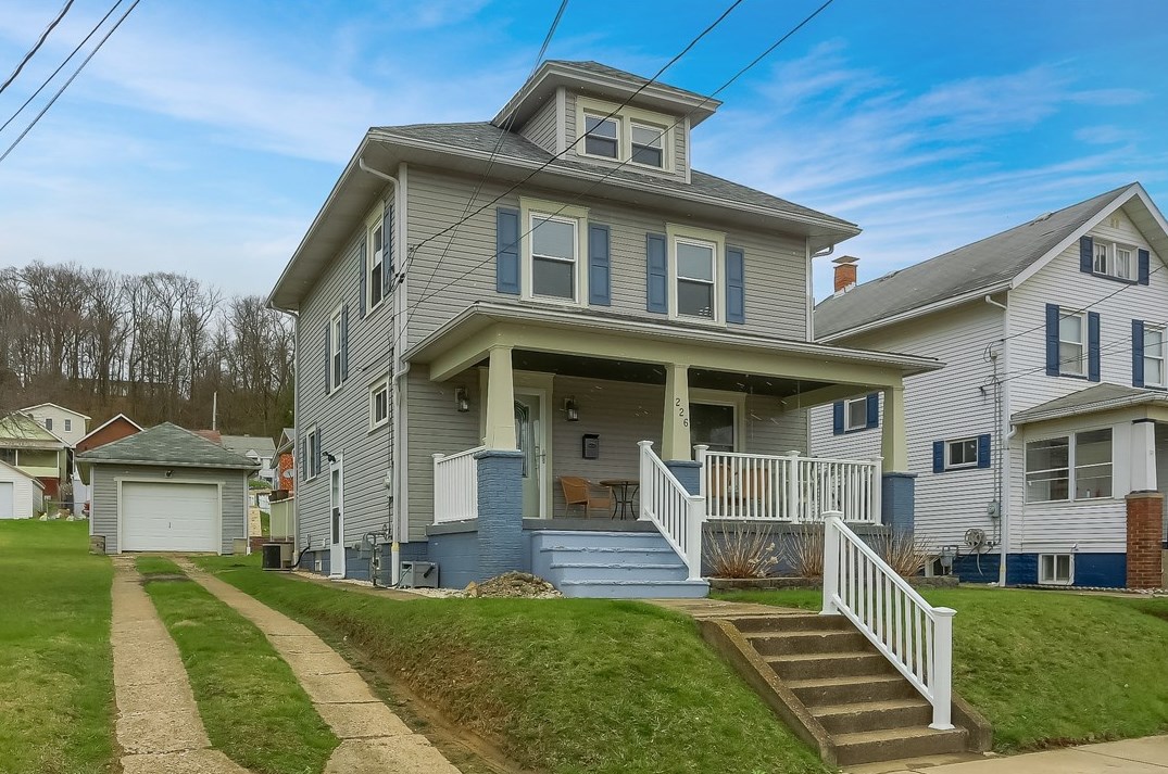 226 Orchard Ave, Ellwood City, PA 16117