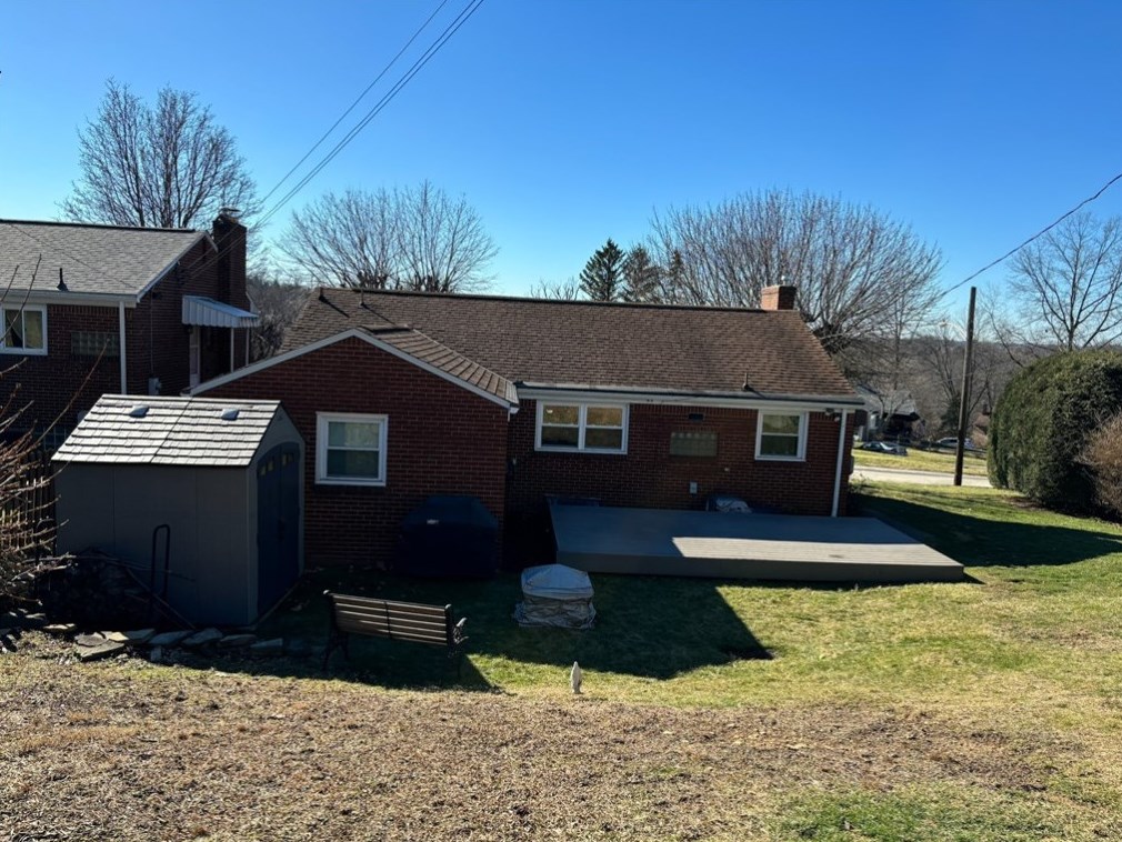 989 Redwood Dr, Pittsburgh, PA 15234-1105