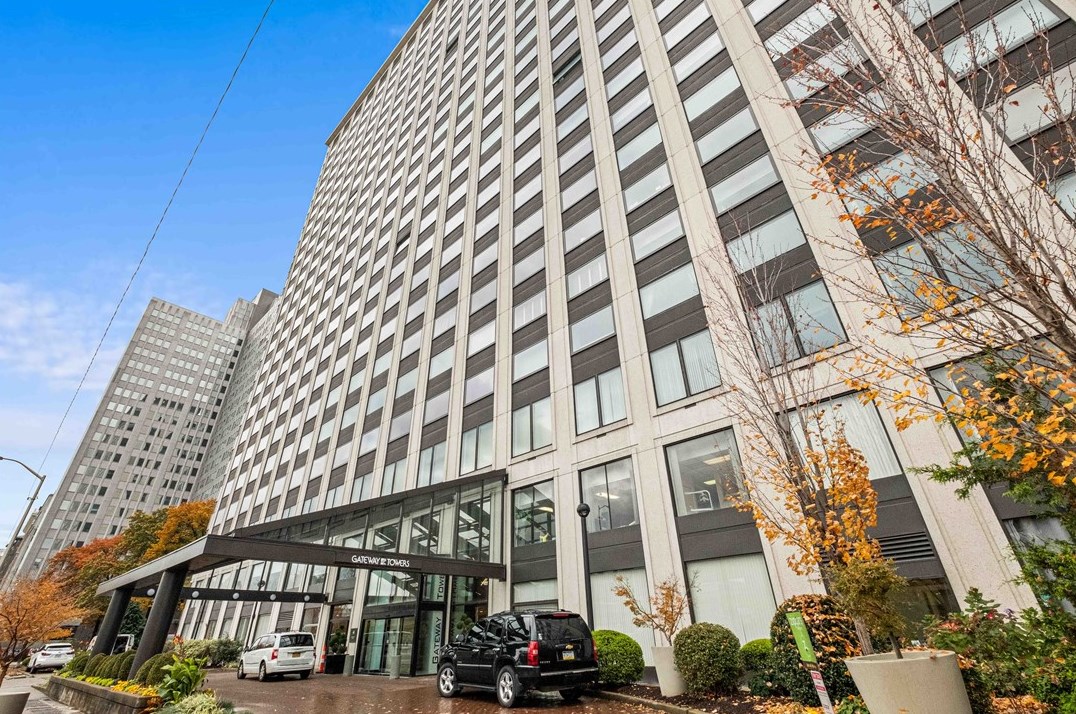 320 Fort Duquesne Blvd #16d, Pittsburgh, PA