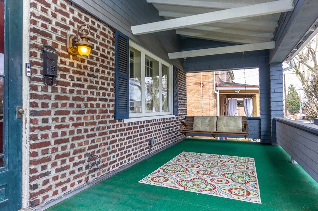 2116 Hampton St, Pittsburgh, PA 15218-1813