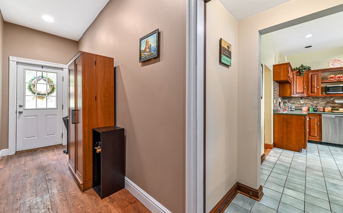 2711 Stella St, Pittsburgh, PA 15203-2519