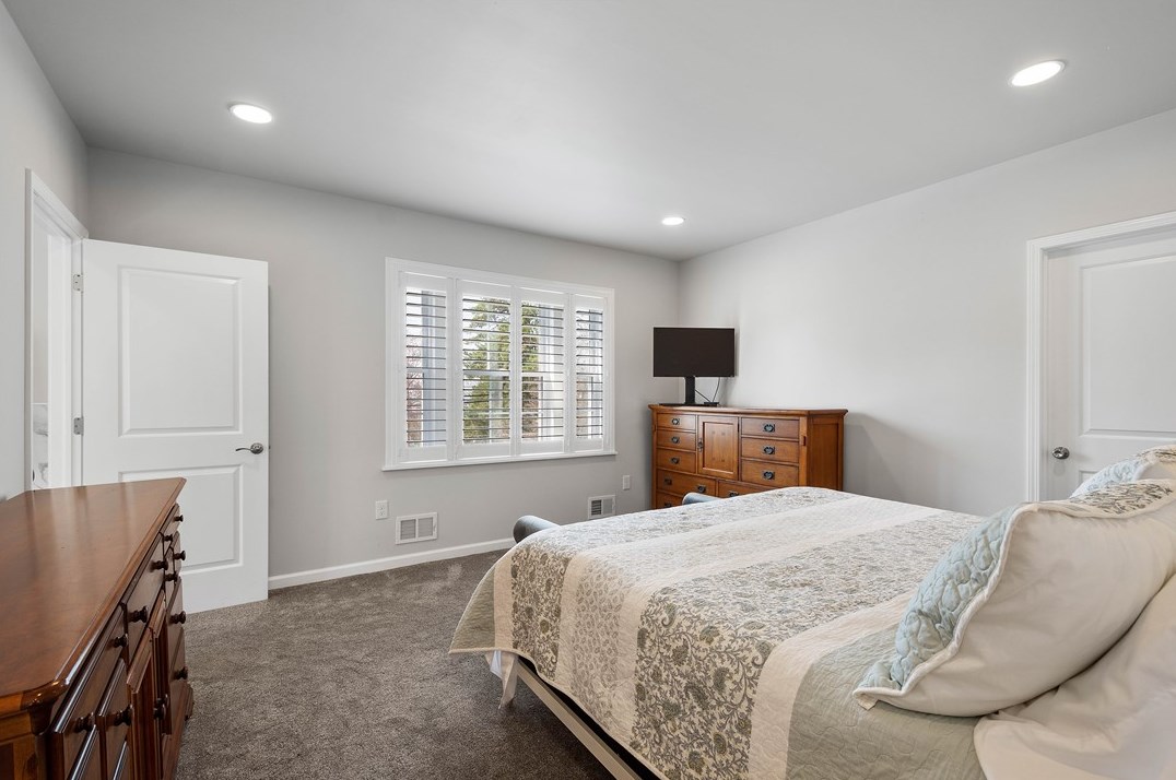 145 Main Entrance Dr, Pittsburgh PA  15122-1153 exterior