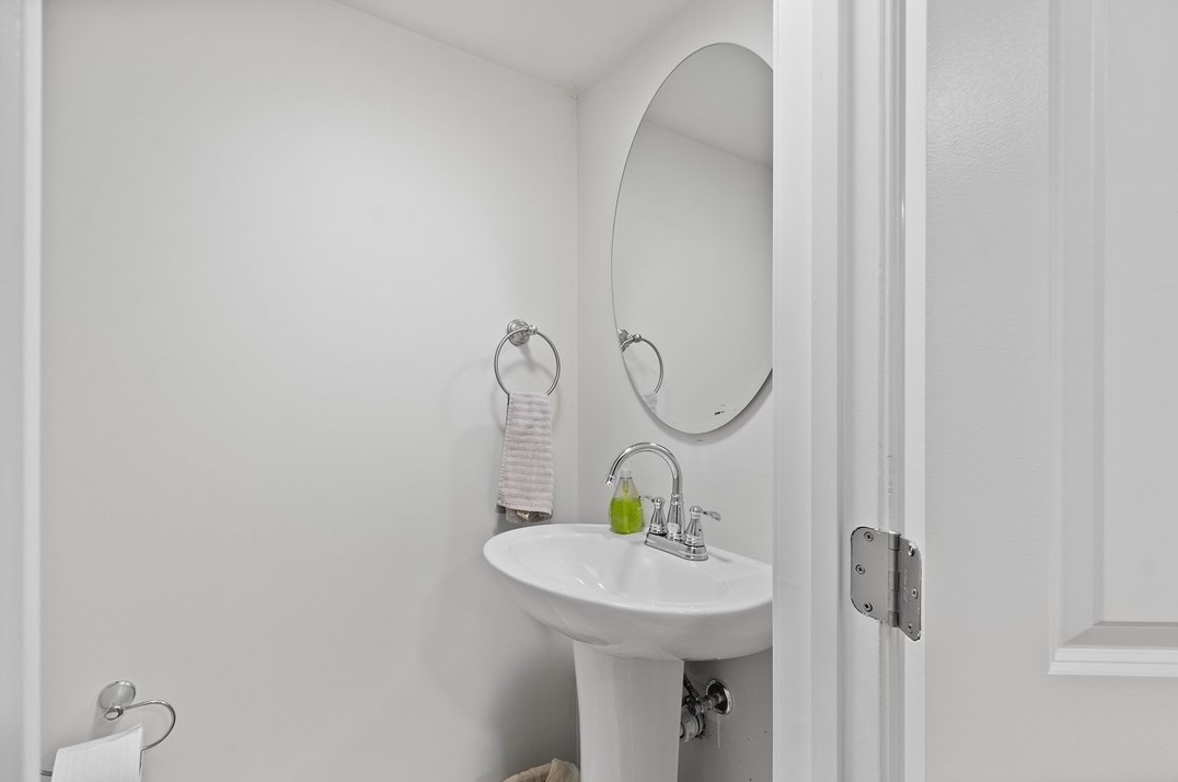 145 Main Entrance Dr, Pittsburgh PA  15122-1153 exterior