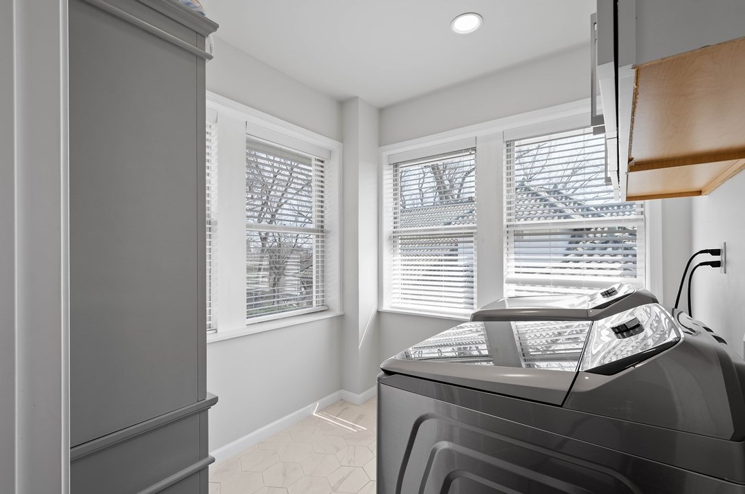 145 Main Entrance Dr, Pittsburgh PA  15122-1153 exterior