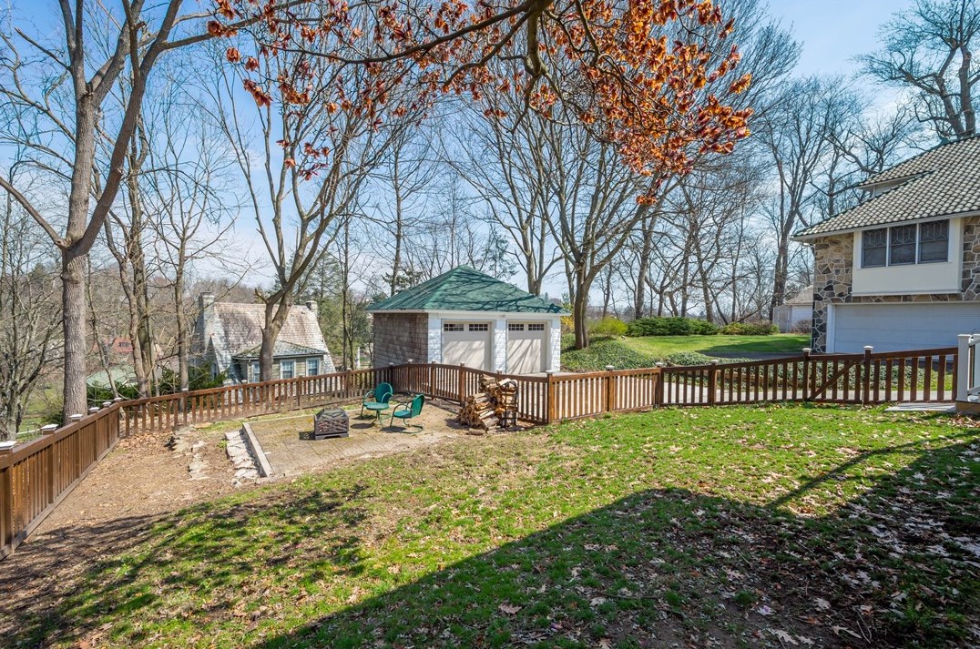 145 Main Entrance Dr, Pittsburgh PA  15122-1153 exterior