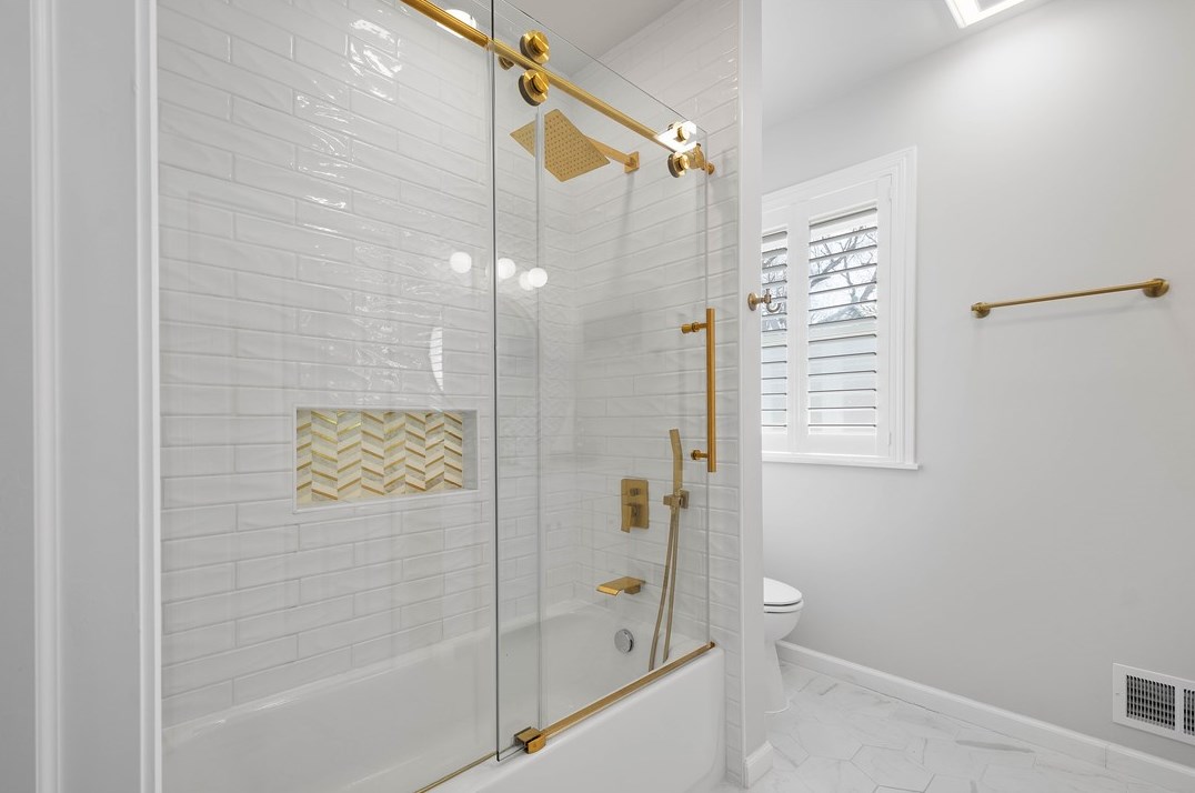 145 Main Entrance Dr, Pittsburgh PA  15122-1153 exterior