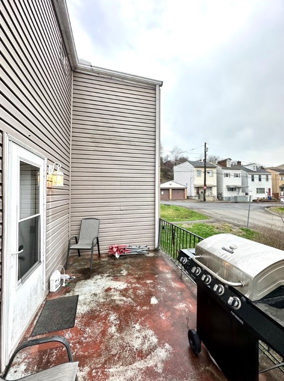 2911 Mary St, Pittsburgh PA 15203-1820 exterior