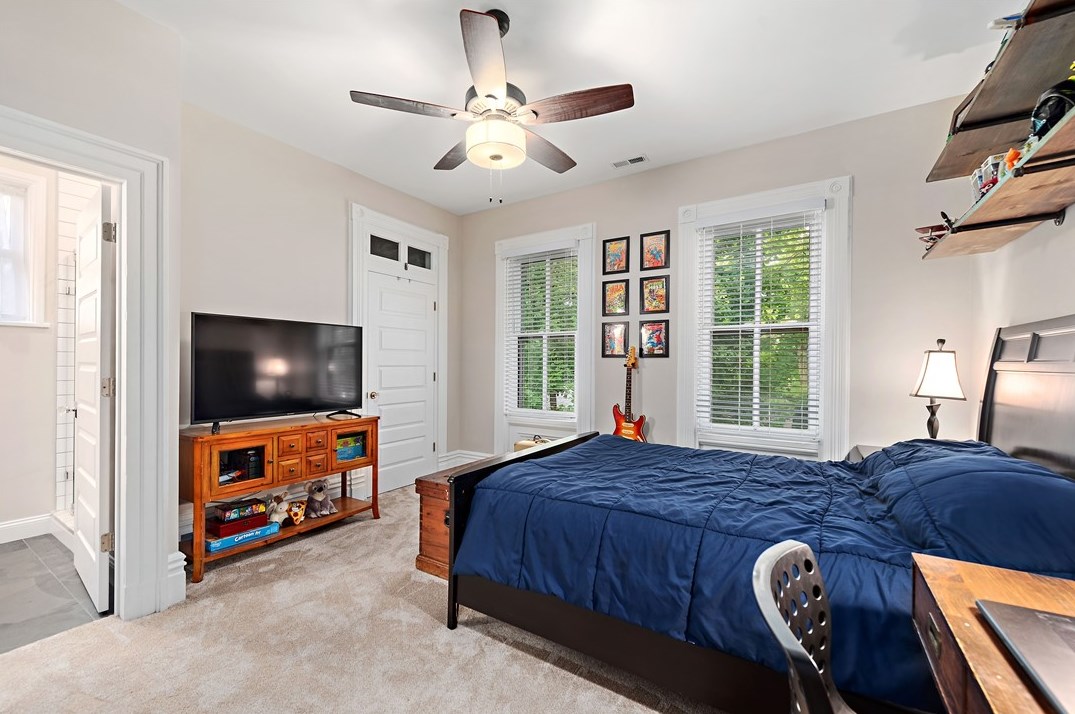 335 Chestnut St, Sewickley PA 15143-1809 exterior