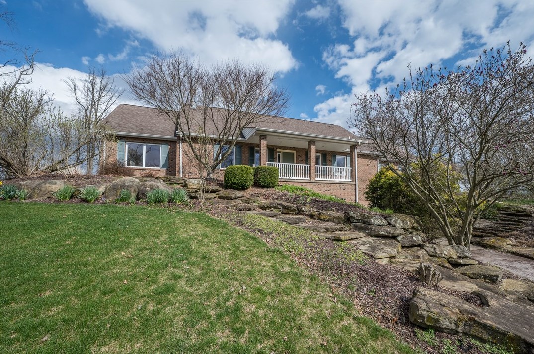 400 Bowman Rd, Bridgeville, PA 15017-1009