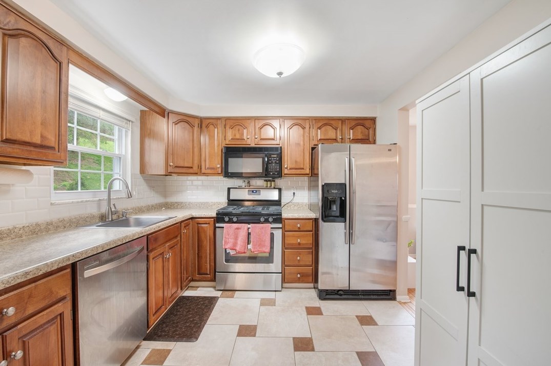 183 Heather Dr, Monroeville PA  15146-1745 exterior