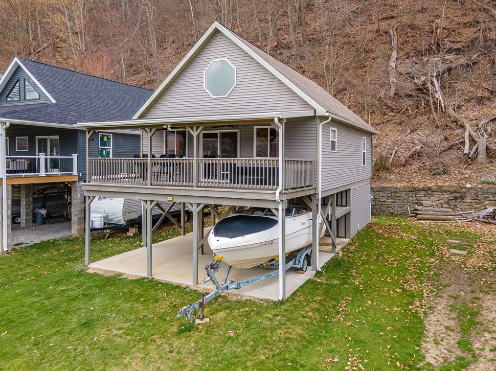146 Dockside Ln, East Brady, PA 16028-3202