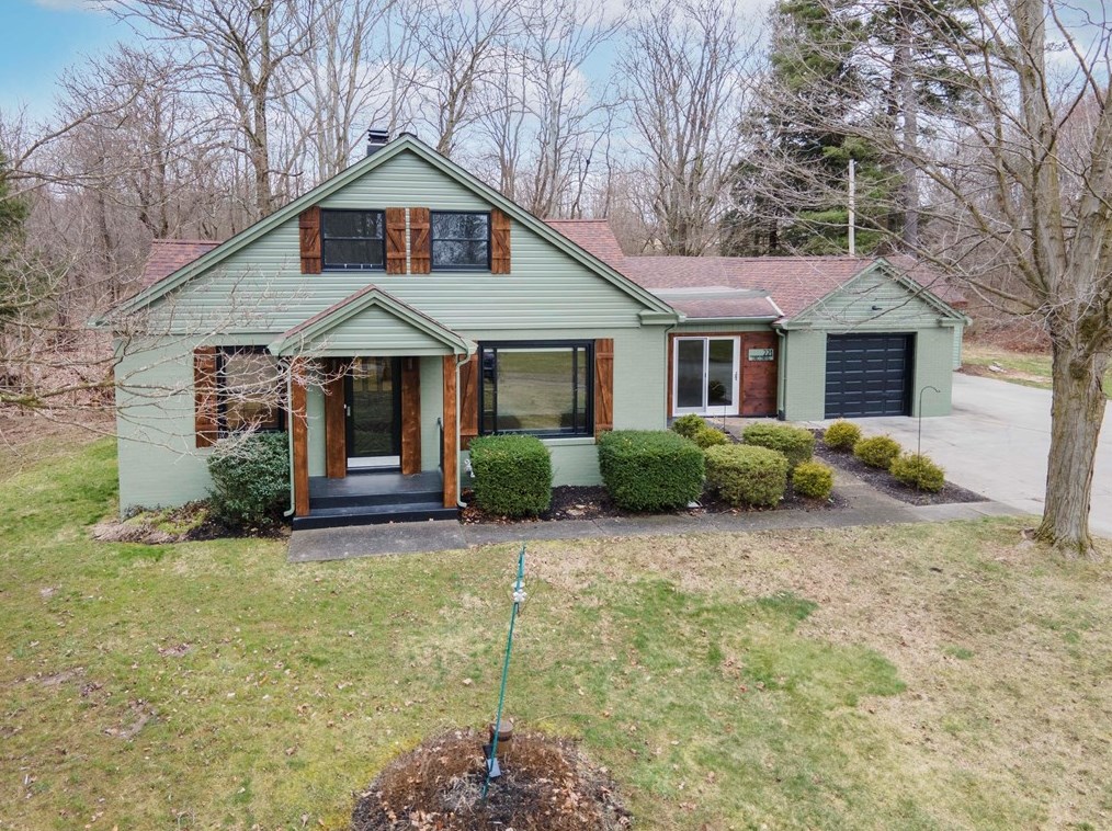 221 Ligo Dr, New Wilmington, PA 16142