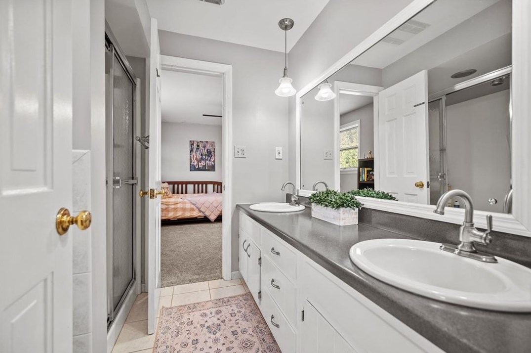 135 Devonwood Dr, Pittsburgh PA  15241-2255 exterior