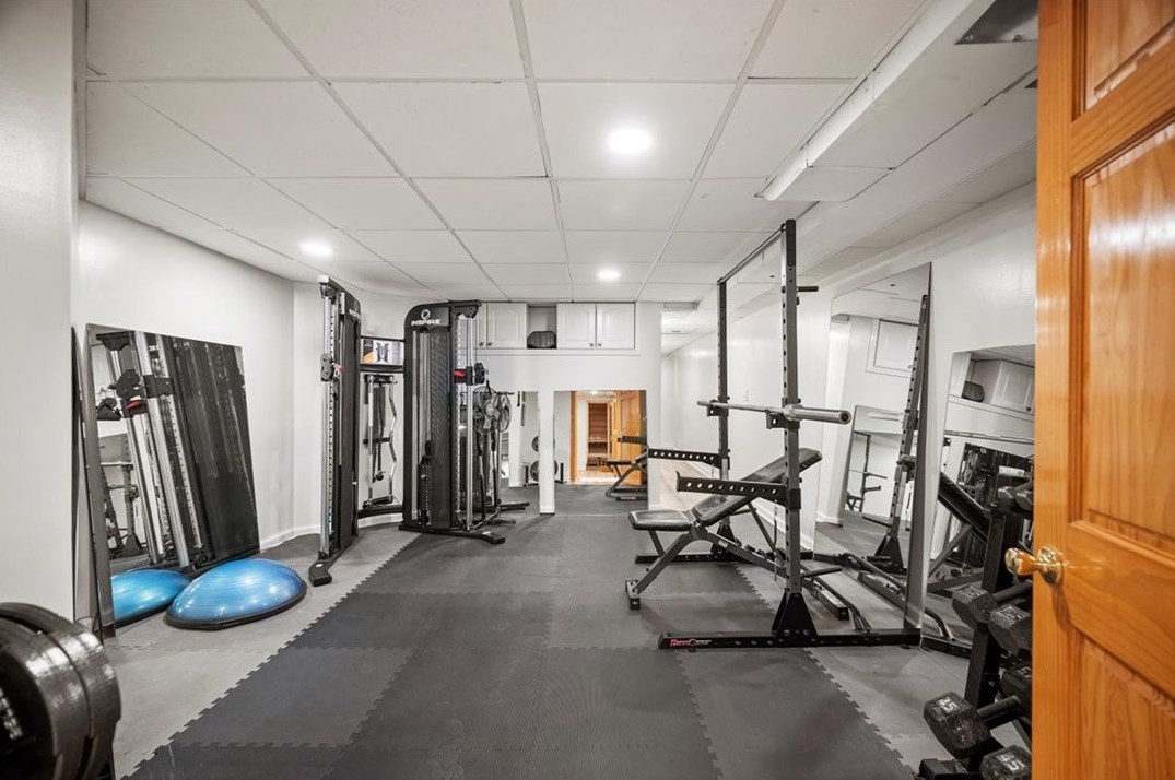 135 Devonwood Dr, Pittsburgh PA  15241-2255 exterior