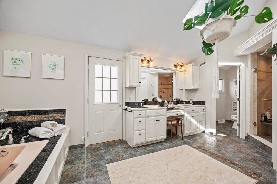 135 Devonwood Dr, Pittsburgh PA  15241-2255 exterior