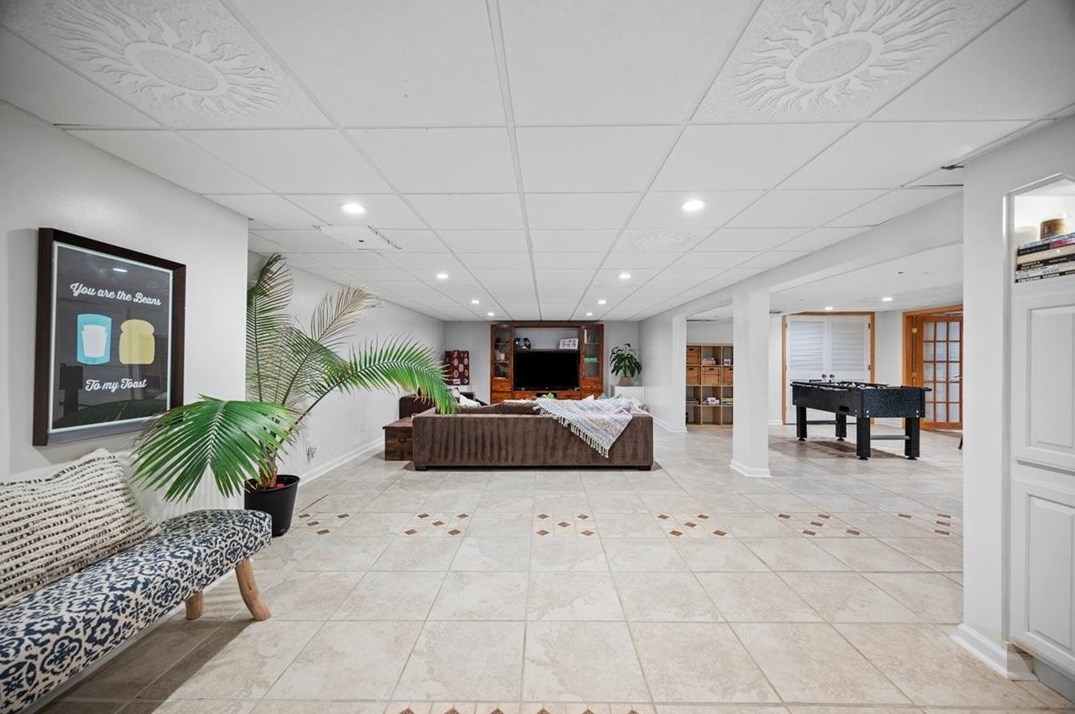 135 Devonwood Dr, Pittsburgh PA  15241-2255 exterior