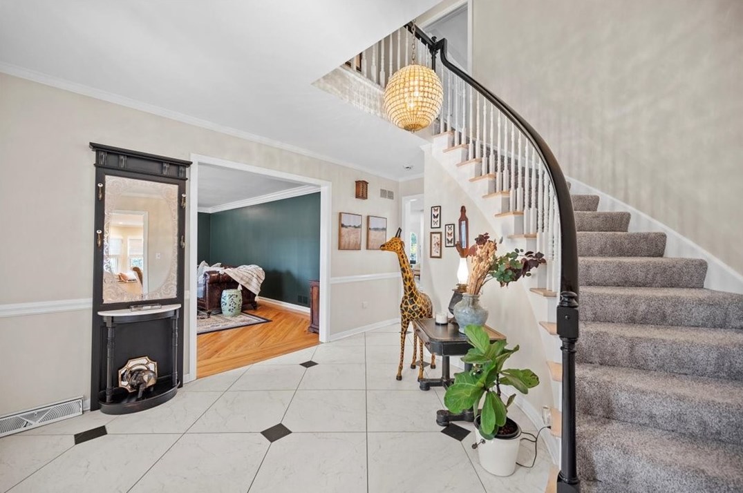 135 Devonwood Dr, Pittsburgh PA  15241-2255 exterior