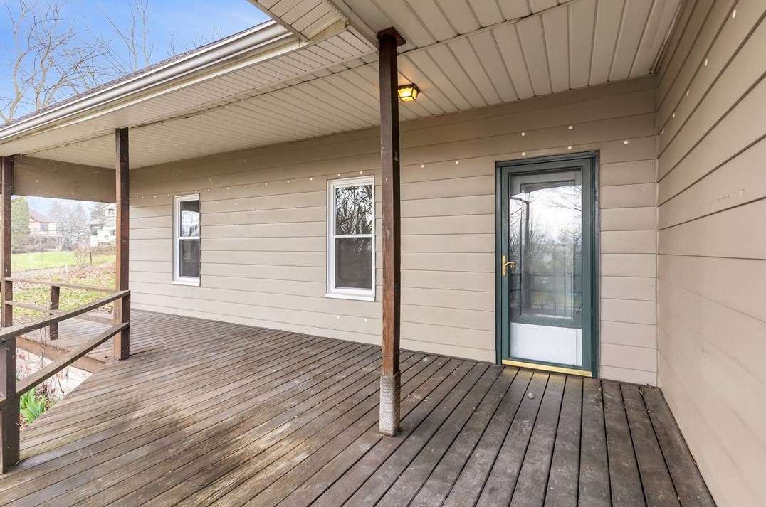 104 Emerson Ave, Hermitage, PA 16121-1824