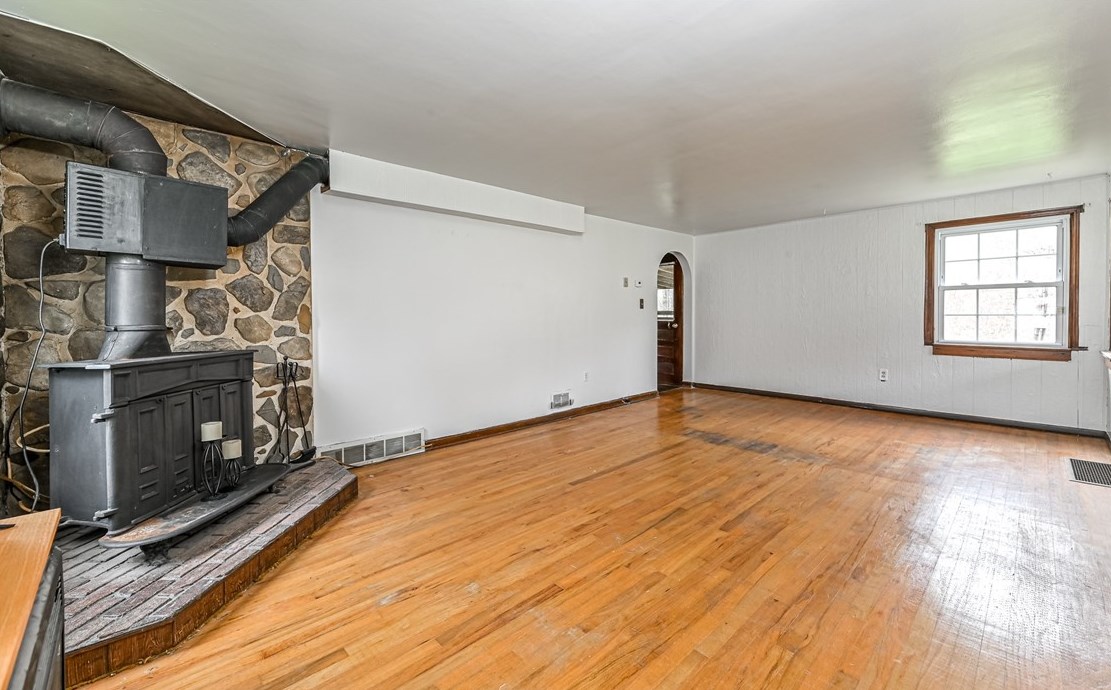 4697 Gibsonia Rd, Allison Park, PA 15101-1094