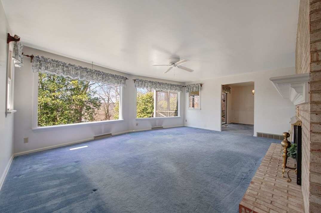 4009 Tall Timber Dr, Allison Park, PA 15101-3043