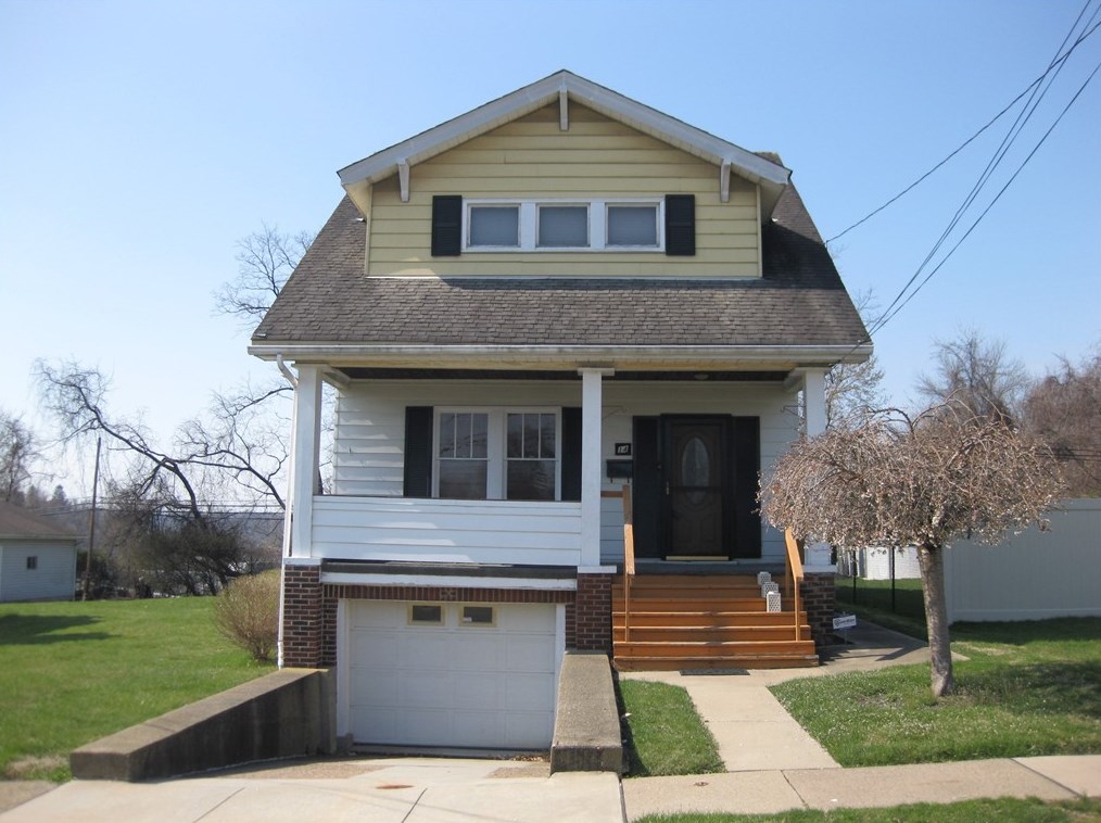 14 Landgraf Ave, Bridgeville, PA 15017