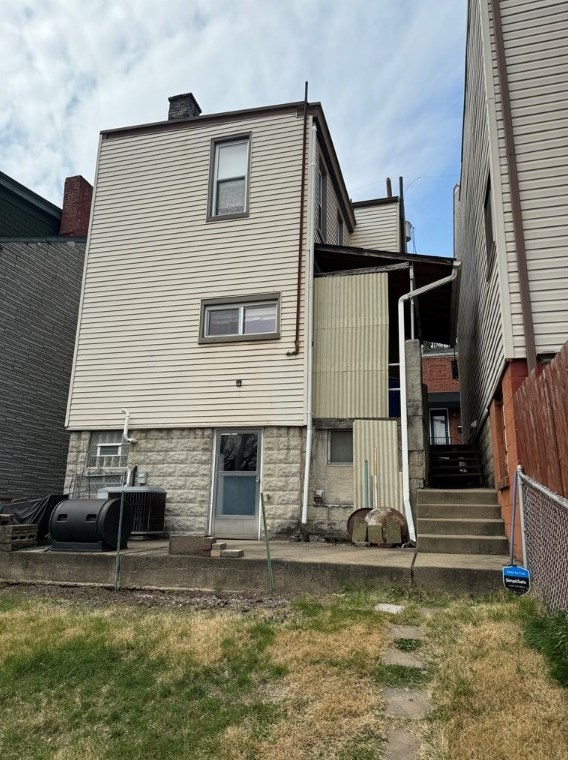 2117 Straubs Ln, Pittsburgh, PA 15212