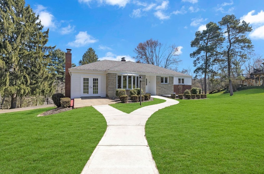 9540 Parkedge Dr, Allison Park, PA 15101-2031