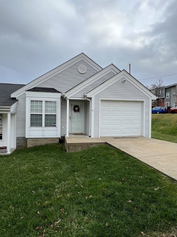 611 Locust St, Moon Twp, PA 15108-1531