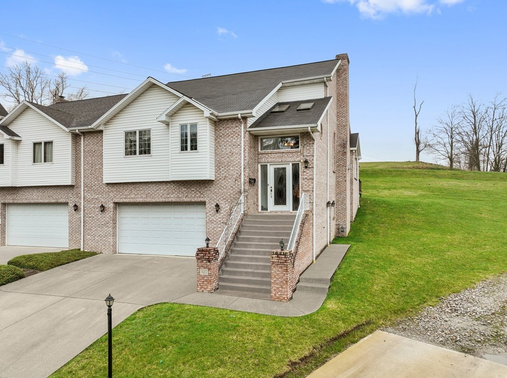 325 Elm St, Washington, PA 15301