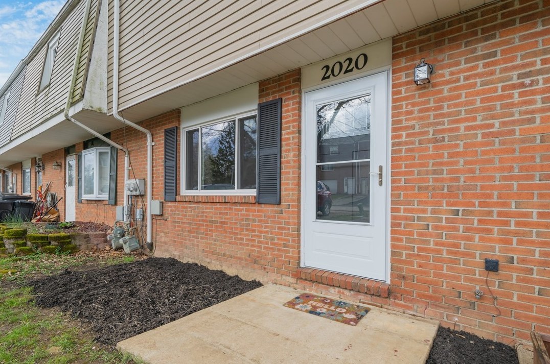 2020 Denning, North Versailles, PA 15137