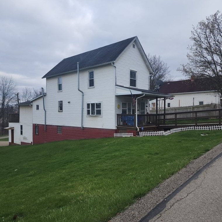 12 Griffith Ave, Washington, PA 15301-2231