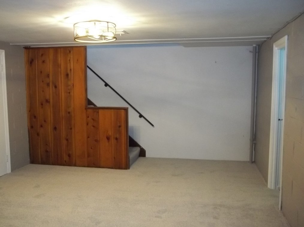 4 Chapel Dr, Pittsburgh PA 15237-2517 exterior