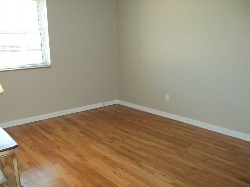 4 Chapel Dr, Pittsburgh PA 15237-2517 exterior