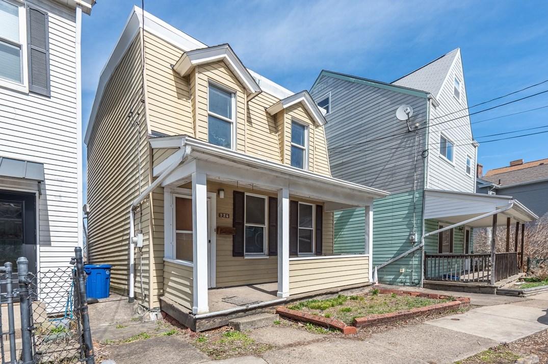224 Natchez St, Pittsburgh, PA 15211-1908