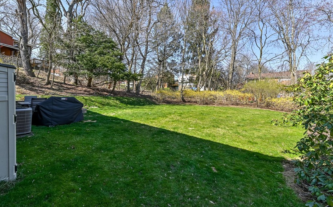 229 Rosebriar Dr, Glenshaw PA  15116-1333 exterior