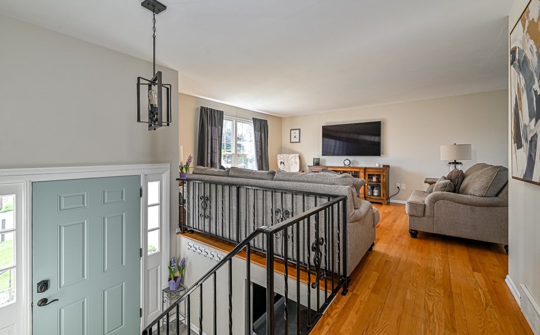 229 Rosebriar Dr, Glenshaw, PA 15116