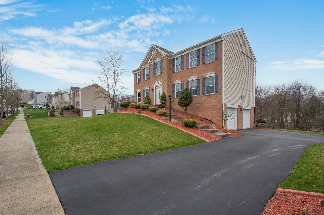 1810 Haflinger Dr, North Huntingdon, PA 15642