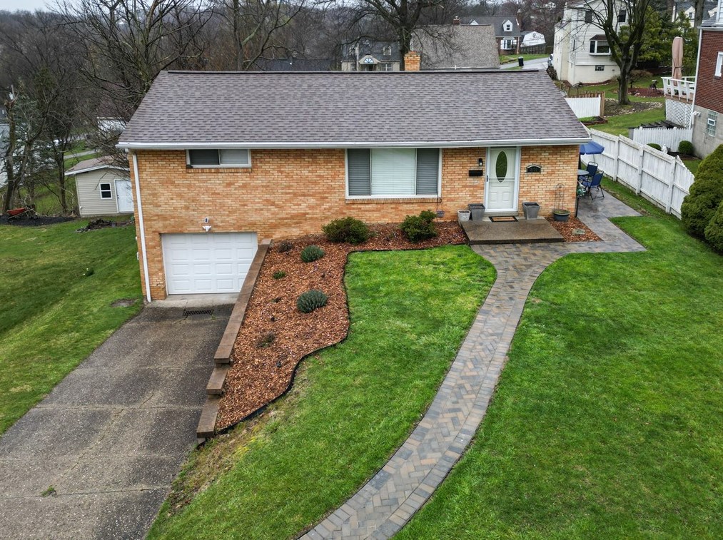 2100 Superior St, Bethel Park, PA 15102-2136