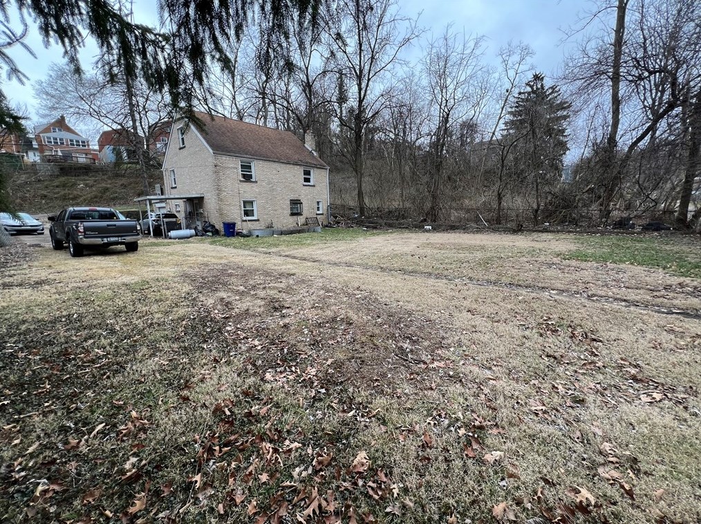 2355 Glenbury St, Pittsburgh, PA 15234-3043