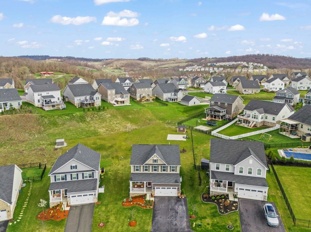 604 Manor Dr, Washington PA  15301-2967 exterior