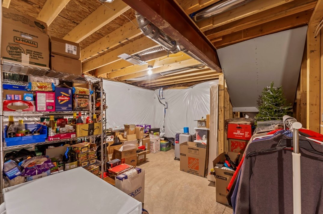 604 Manor Dr, Washington PA  15301-2967 exterior