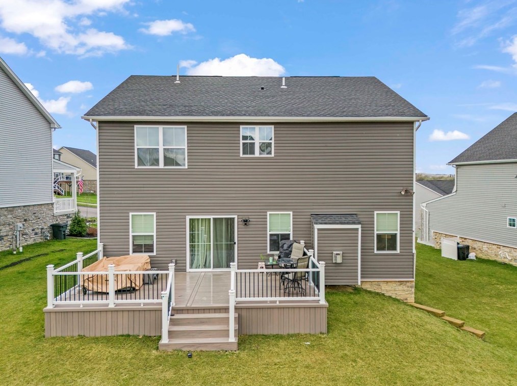604 Manor Dr, Washington PA  15301-2967 exterior