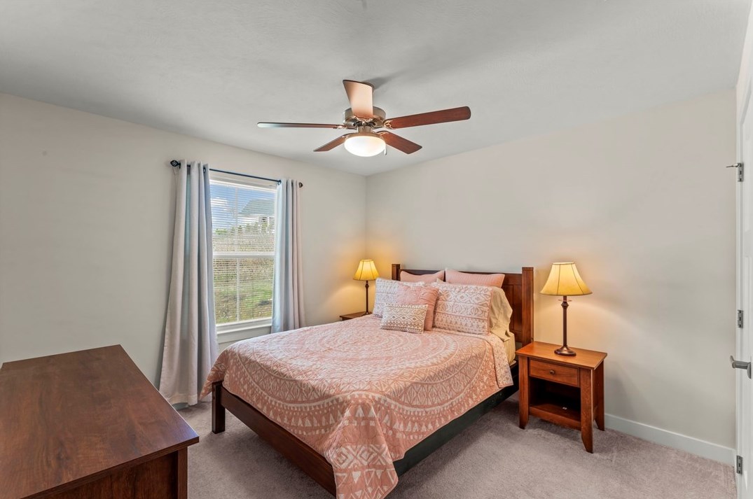 604 Manor Dr, Washington PA  15301-2967 exterior