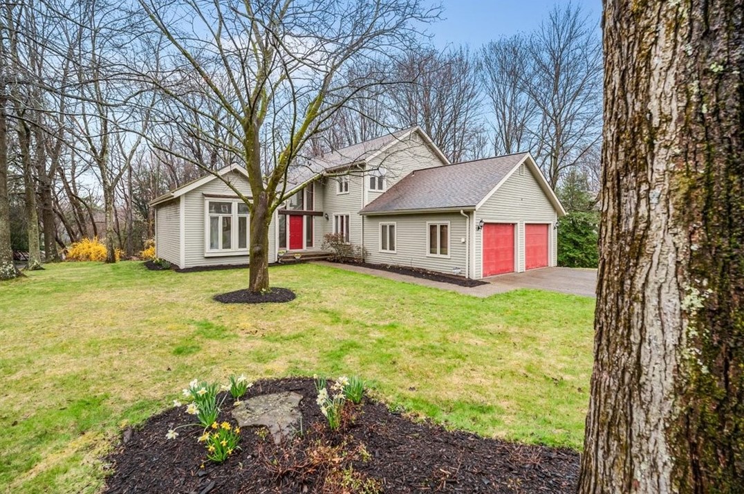 36 Meetinghouse Ln, Bradfordwoods, PA 15015