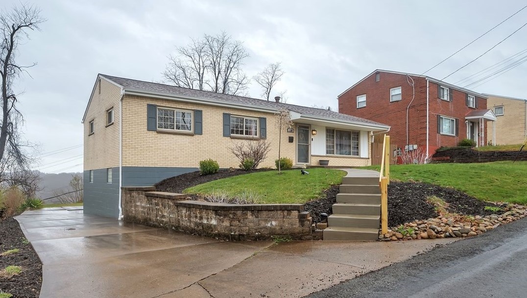 160 Laurie Dr, Pittsburgh, PA